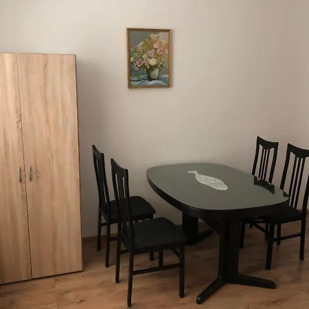 Sun Apartment *