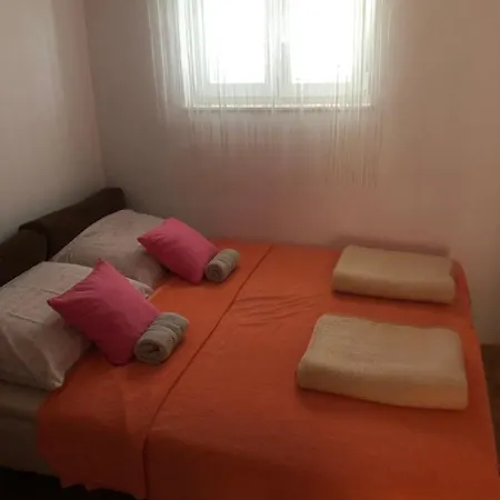 Sun Apartment *